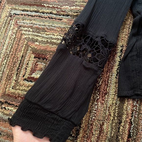 Black top from Hollister size XS - Picture 5 of 5